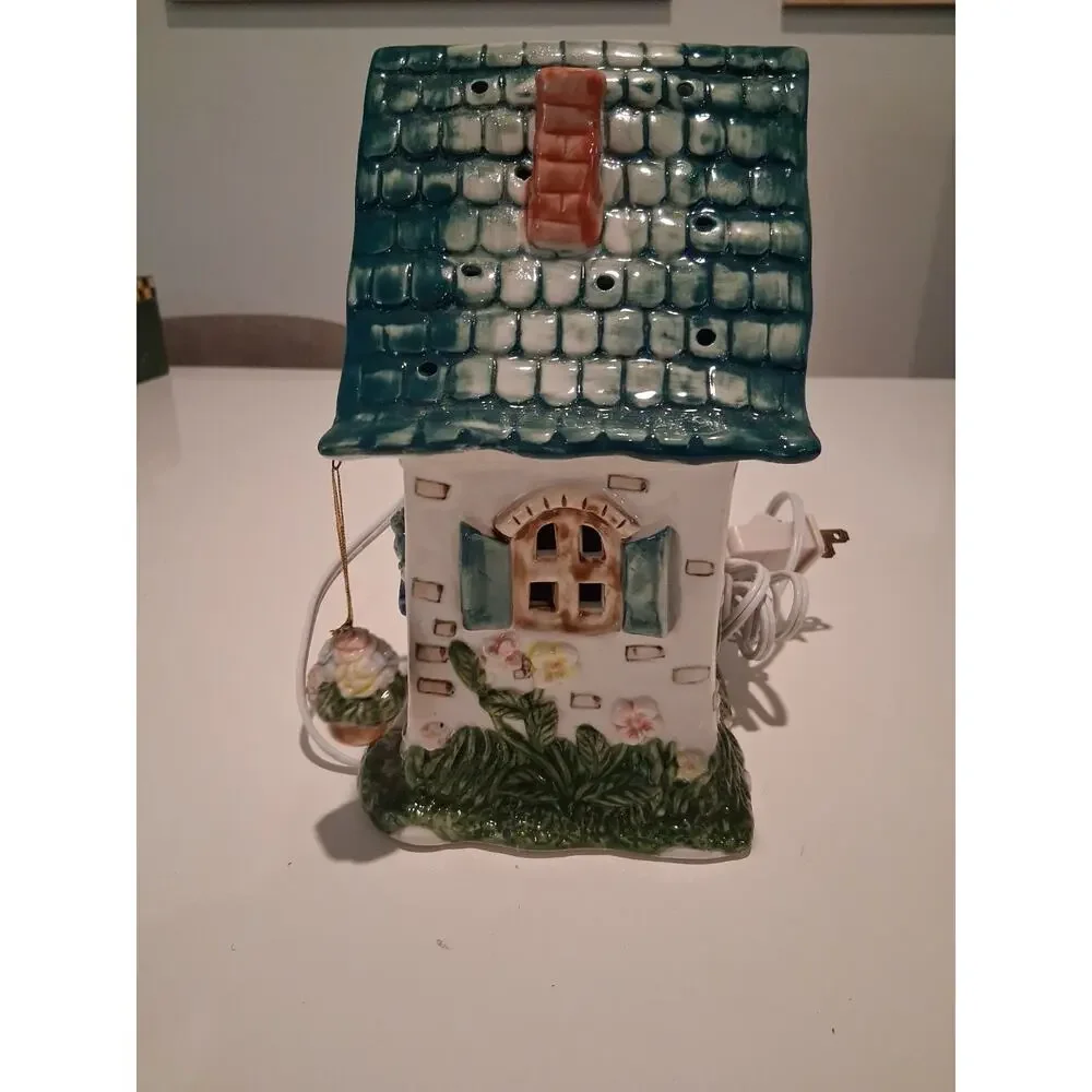 VTG c1990 Cottagecore Ceramic House Night Light Lamp Cat Hanging Flowers Works